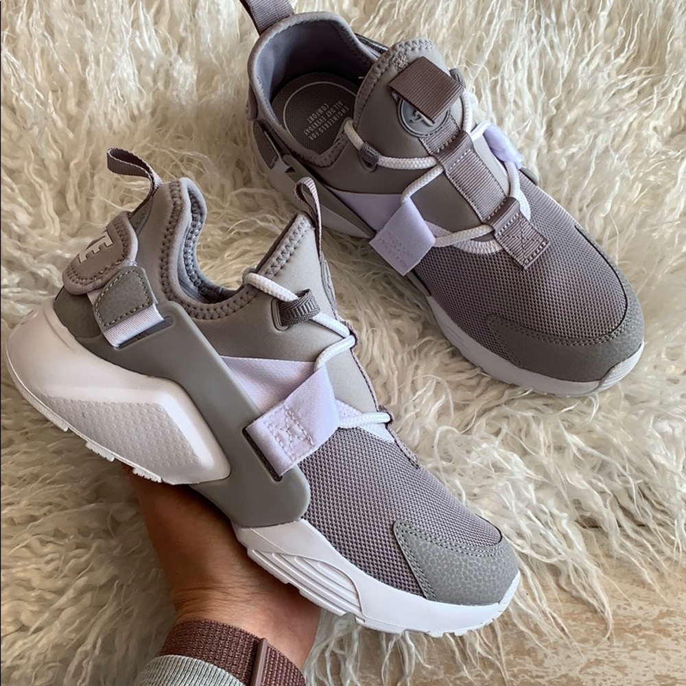 NWT Nike Huarache City - Picture 4 of 7